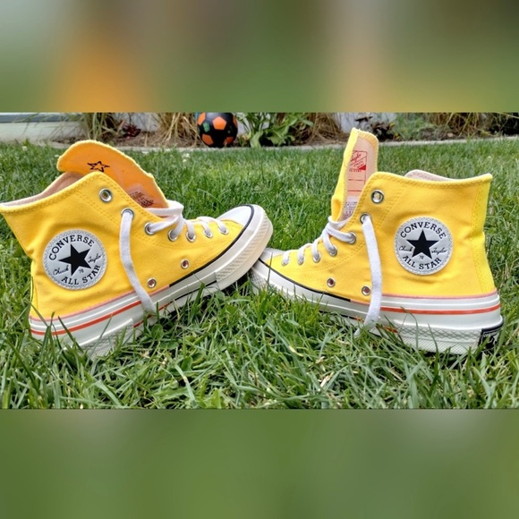 Converse All Star Yellow Chuck 70 Sneakers - Picture 3 of 14